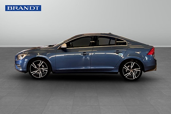 Volvo S60 3 of 5