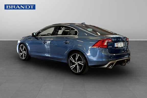 Volvo S60 2 of 5