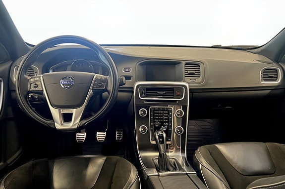 Volvo S60 4 of 5