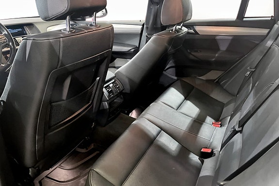BMW X4 8 of 9