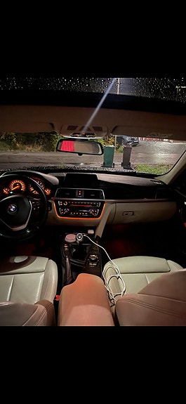 BMW 320i 4 of 4