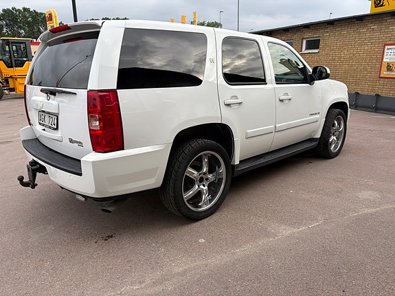 Chevrolet Tahoe 3 of 5