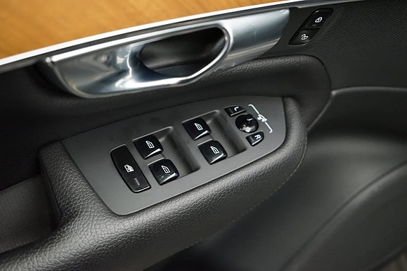 Volvo XC90 14 of 20