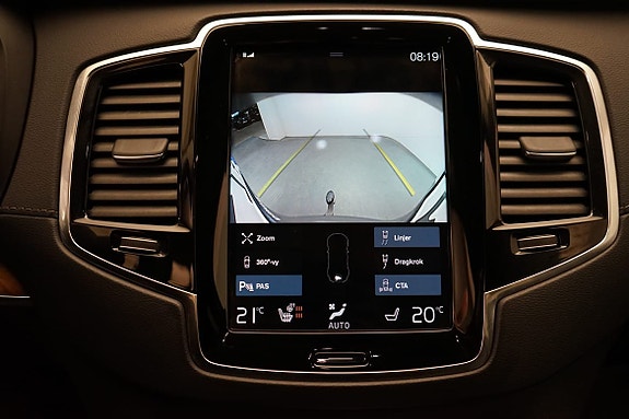Volvo XC90 16 of 20