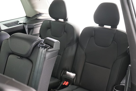 Volvo XC90 8 of 20