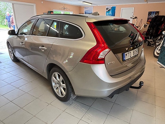 Volvo V60 3 of 5