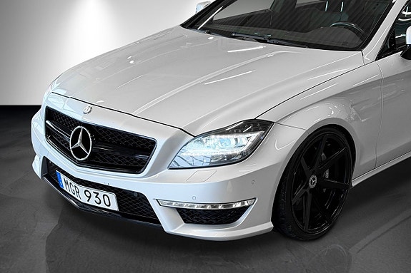 Mercedes-Benz CLS63 9 of 24