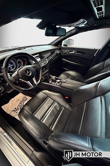 Mercedes-Benz CLS63 14 of 24