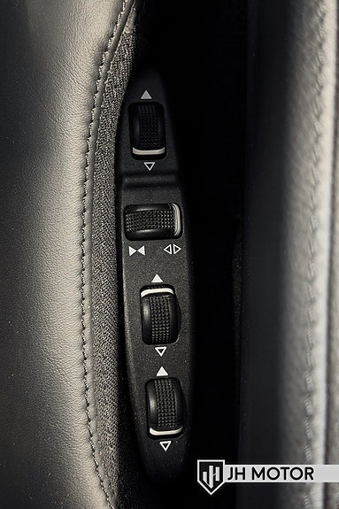 Mercedes-Benz CLS63 23 of 24