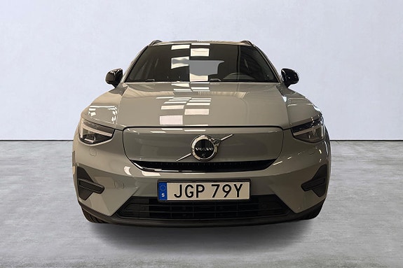 Volvo EX40 7 of 22