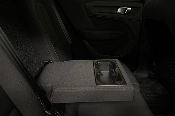Volvo EX40 19 of 22