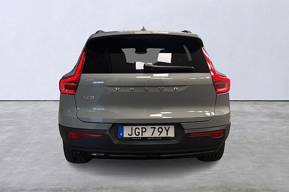 Volvo EX40 5 of 22
