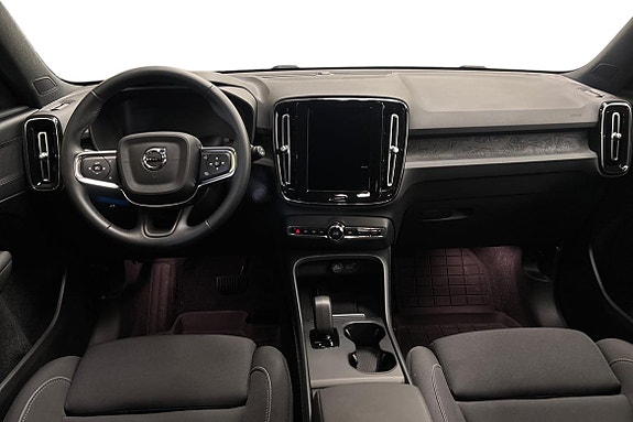 Volvo EX40 9 of 22
