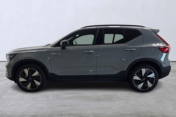 Volvo EX40 2 of 22