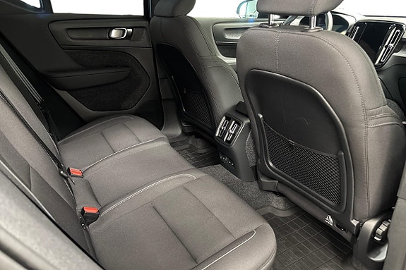 Volvo EX40 11 of 22