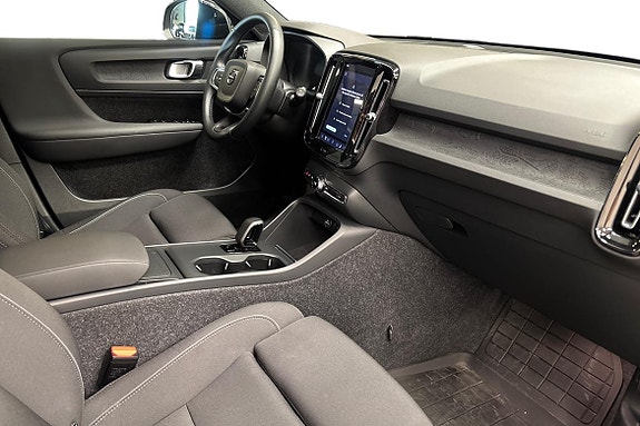 Volvo EX40 10 of 22