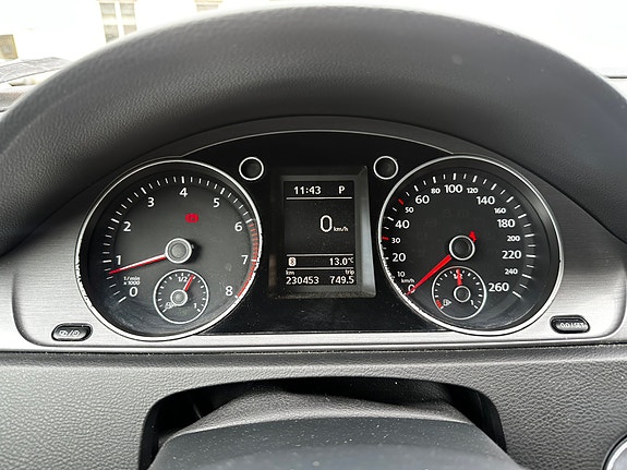 Volkswagen Passat 3 of 3