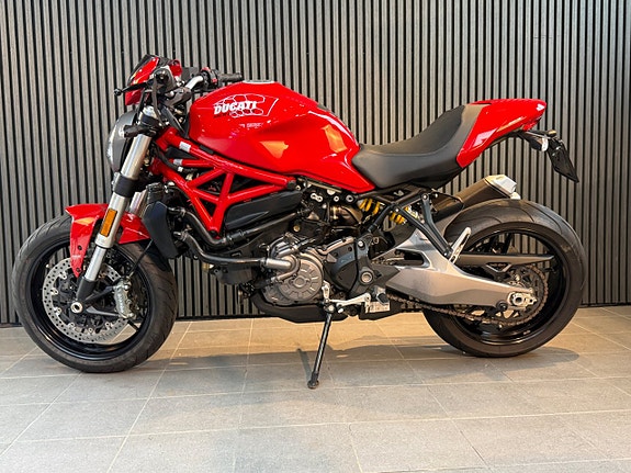 Ducati Monster 821 4 of 12