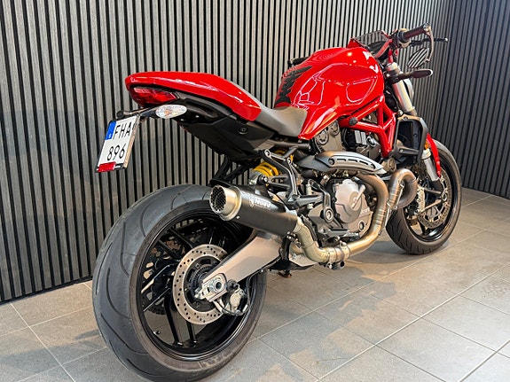 Ducati Monster 821 10 of 12