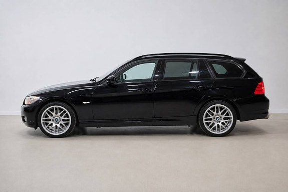 BMW 320d 4 of 5