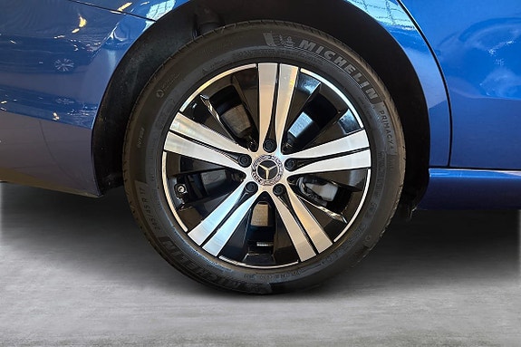 Mercedes-Benz C300 e 14 of 19