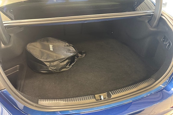 Mercedes-Benz C300 e 13 of 19