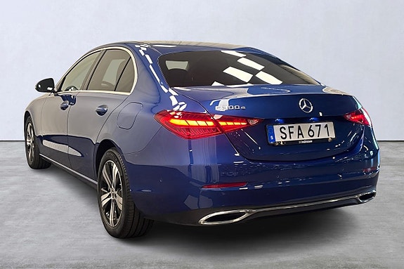 Mercedes-Benz C300 e 4 of 5