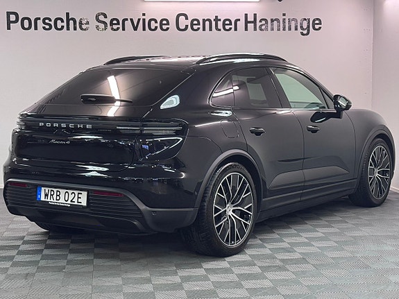 Porsche Macan 4 4 of 5