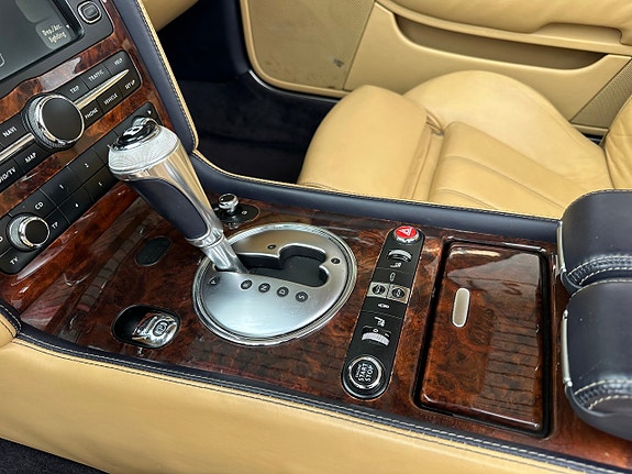 Bentley Continental GTC 13 of 21