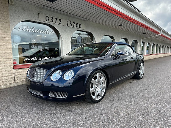 Bentley Continental GTC 18 of 21
