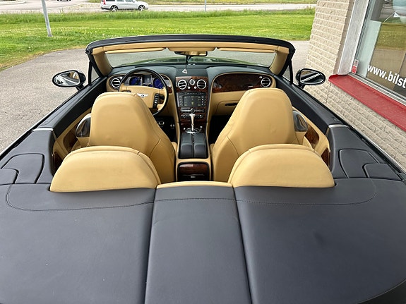 Bentley Continental GTC 11 of 21