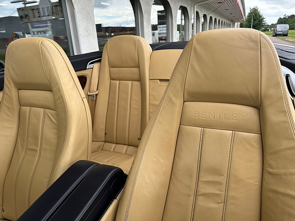 Bentley Continental GTC 21 of 21