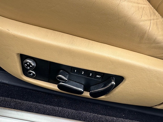 Bentley Continental GTC 14 of 21