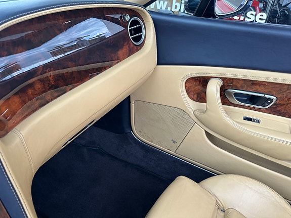 Bentley Continental GTC 12 of 21