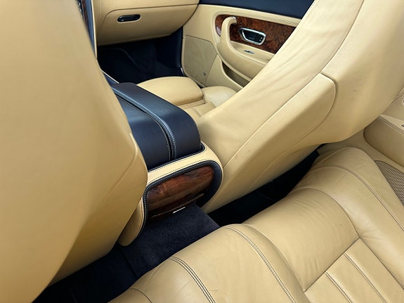 Bentley Continental GTC 15 of 21