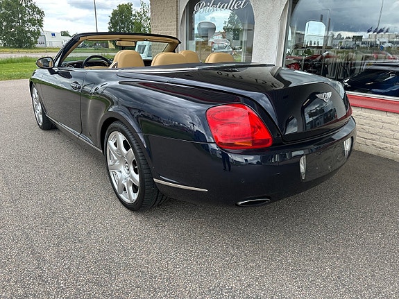 Bentley Continental GTC 3 of 5
