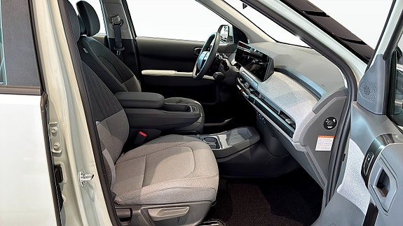 Kia EV3 3 of 5