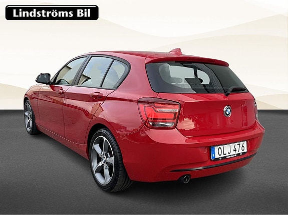 BMW 118d 4 of 5