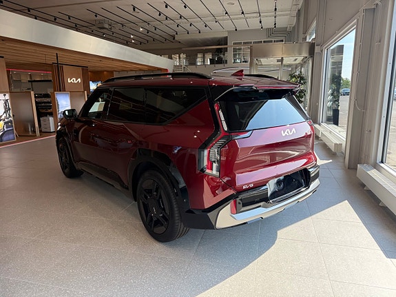 Kia EV9 2 of 15
