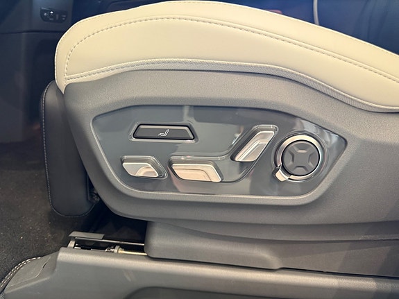 Kia EV9 4 of 15
