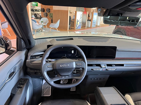 Kia EV9 8 of 14