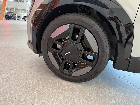 Kia EV9 13 of 14