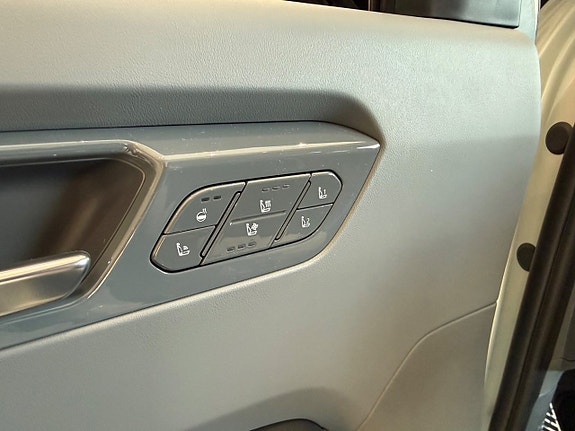 Kia EV9 4 of 14