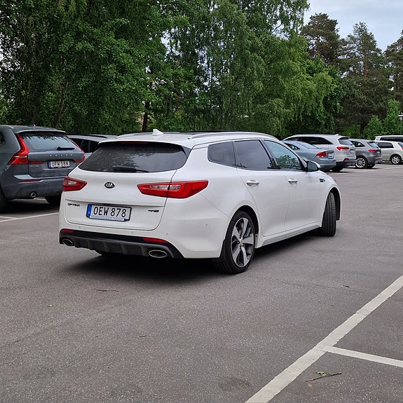 Kia Optima 2 of 5