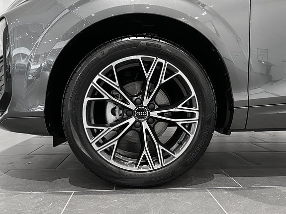 Audi Q3 5 of 5