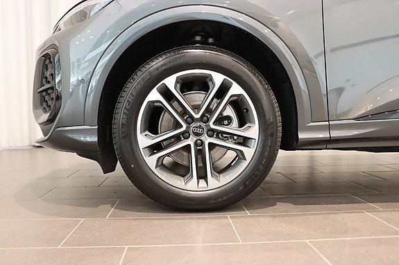 Audi Q5 8 of 26