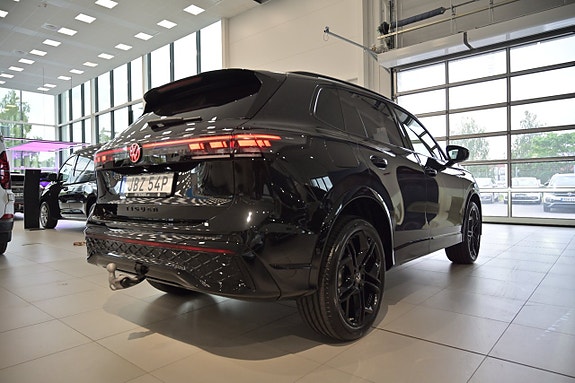 Volkswagen Tiguan 10 of 27