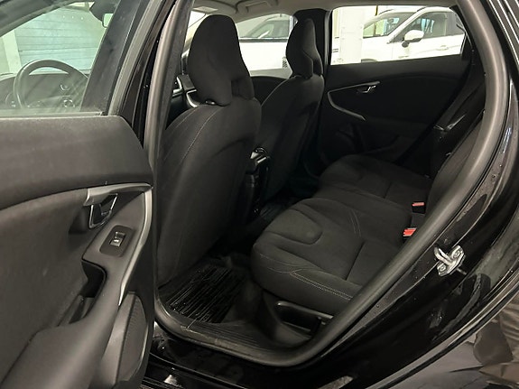Volvo V40 11 of 18