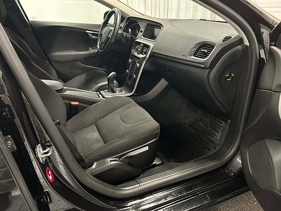 Volvo V40 7 of 18