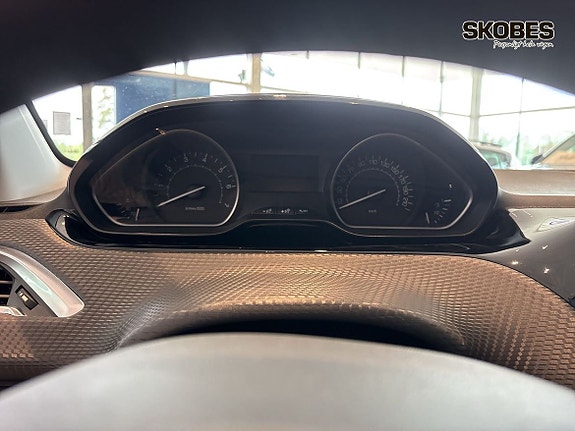 Peugeot 208 12 of 19